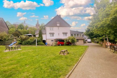 Ihr neues Traumhaus in Winterberg-Züschen: Saniertes Familienparadies mit Garten und Bachzugang