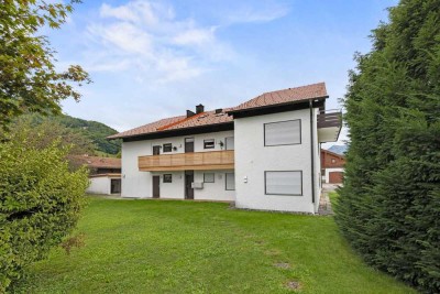 Zwei zusammengelegte Erdgeschosswohnungen mit Garten, Terrasse, Garage und Außenstellplatz