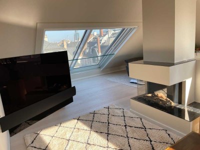 Von privat, 5-Raum-Penthouse-Wohnung, lux. Innenausstattung mit EBK
