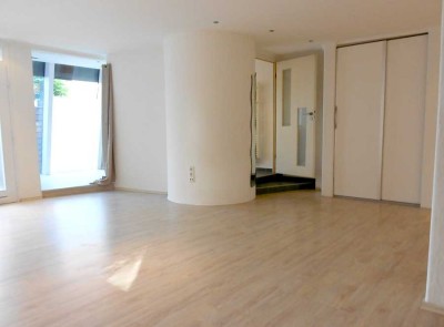 Schöne, geräumige ein Zimmer Wohnung in Groß-Gerau (Kreis), Biebesheim am Rhein