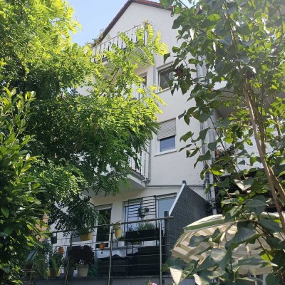 Provisionsfrei, frisch renoviert: Toplage in Bad Vilbel am Kurpark