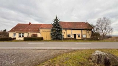 Bauernhaus mit ehemaligen Gasthof auf großem Grund in Randlage im Naturpark