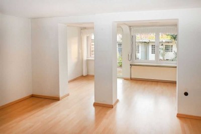 Besser als eine Wohnung: Charmantes kleines Reihenhaus mit Garten und Garage in Langenhagen!