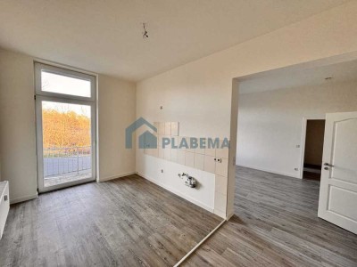 Komplett renovierte 4 Zimmer Wohnung, Balkon, 2 Bäder