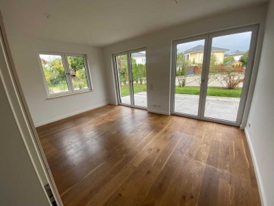 Sonnige 3,5-Zimmer-Terrassenwohnung mit eigenem Garten und Terrasse in Pankow