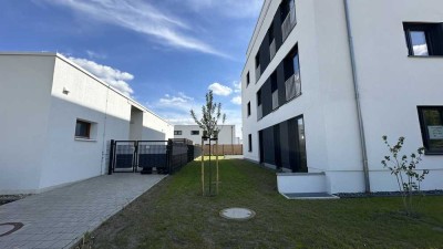 Hochwertig ausgestattete 3-Zimmer-Wohnung mit Terrasse und eigenem großen Gartenanteil!