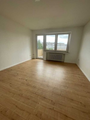 Schöne 1-Zimmer-Wohnung mit Balkon und EBK in Duisburg