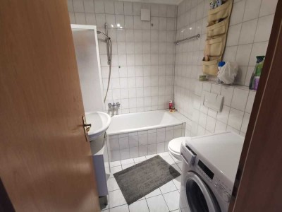 Ruhige, gemütliche Dachgeschosswohnung in zentraler Lage ab 1. November zu vermieten