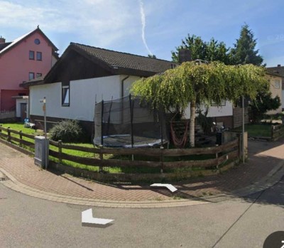 Wohnen in einem freistehenden Winkelbungalow