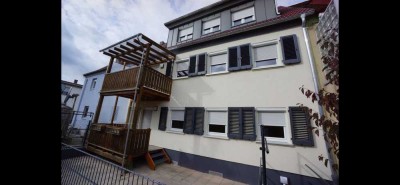 Exklusive 4-Zimmer-Wohnung mit gehobener Innenausstattung mit Balkon und EBK in Ansbach