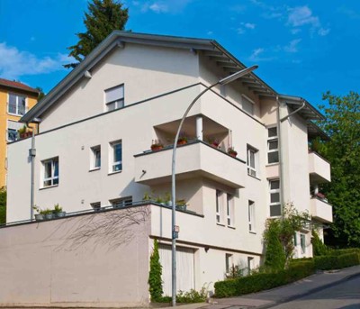 Exklusive, lichtdurchflutete 3,5 Zimmer DG-Wohnung mit Terrasse in Ravensburg