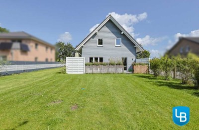 Modernes Einfamilienhaus in Feldrandlage – Neubau in Holzbauweise auf großzügigem Grundstück