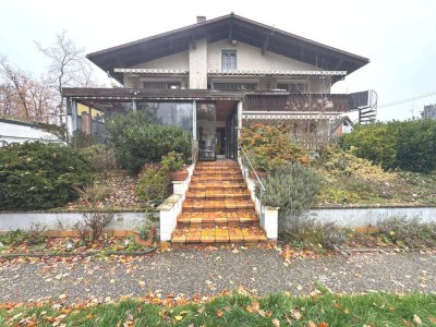 2 bis 3 Familienhaus mit Einliegerwohnung und parkähnlichem Grundstück "Rödermark"