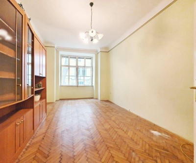 ++NEU++ ALTBAU-CHARME &amp; Top-Lage! 2,5-Zimmer-Perle perfekt als Anlage beim Ebner-Eschenbach-Park!