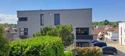 Neuwertige Eleganz trifft Barrierefreiheit – 3 Zimmer ETW mit Terrasse in Jöhlingen zu verkaufen!