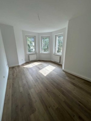 Neu sanierte 3-Zimmer Wohnung mit Balkon im 2. OG