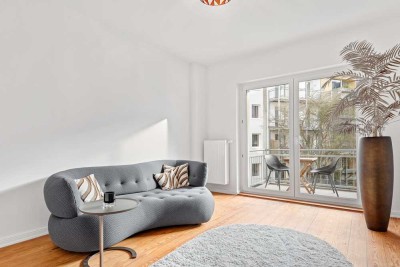 Provisionsfrei! Ottensen! 2 Zi-Altbau, Balk., neu saniert, hohe Decken, Einbauk., Energieeffizienz B