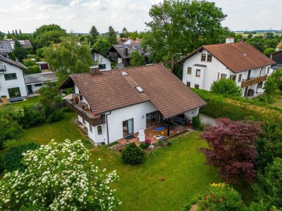 Wohnen oder neu gestalten - Großes Gartengrundstück mit Einfamilienhaus