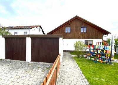 Großes Wohnhaus, 2 Garagen+Dopp.-CP, 620m² Grund