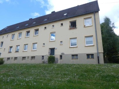 Komplett renoviert - einziehen und fertig !!!