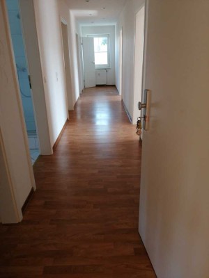 Schöne und gepflegte 4-Raum-Wohnung