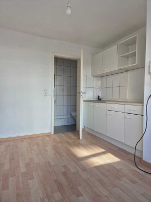Renovierte 1-Zimmer Wohnung im Herzen von Stuttgart-Degerloch + KFZ Stellplatz
