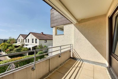Ruhige, geschmackvolle 2-Raum-Wohnung mit West-Balkon und Einbauküche in Leonberg
