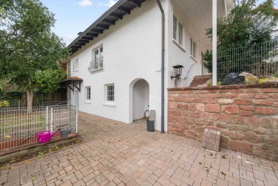 Zweifamilienhaus mit Einliegerwohnung und Ausbaureserve