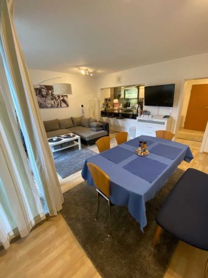 Stilvolle, modernisierte 2-Zimmer-Wohnung mit Balkon und EBK in Bonn