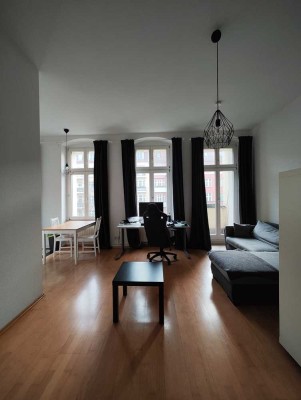 Direkt vom Eigentümer: Helles Studio Apartment mit Balkon mitten in Prenzlauer Berg