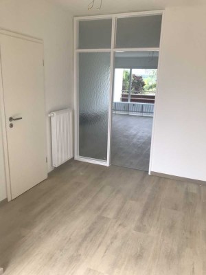 Erstbezug nach Kernsanierung 1-Zimmer-Appartment mit EBK , Balkon, Nähe Freizeitpark