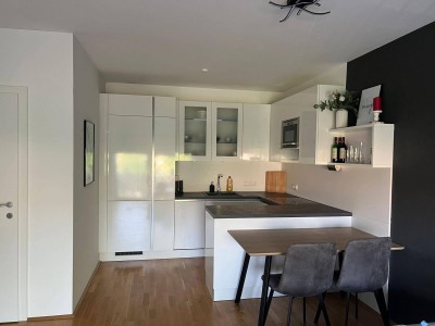 Helle 2-Zimmer-Genossenschaftswohnung mit Balkon und Parkplatz