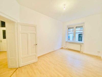 Gemütliche und hochwertige Altbauwohnung mit Einbauküche!