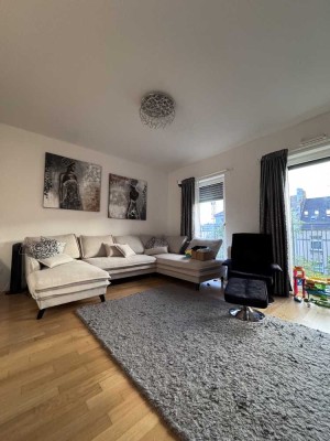 EINZIEHEN & WOHLFÜHLEN – Lichtdurchflutete 4-Zimmer-Wohnung mit stilvoller Ausstattung, Balkon & Ein