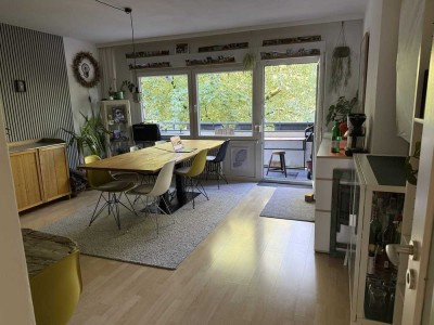 3-Raum-Wohnung in Fahrradstraße mit 2 Balkonen, Garten und Garage zur Zwischenmiete 1-2 Jahre
