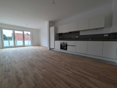 Erstbezug: Moderne Wohnung mit Einbauküche und Balkon