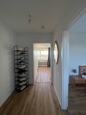 Gemütliche 3-Zimmer-Wohnung mit Balkon und Einbauküche zur Zwischenmiete (März bis September