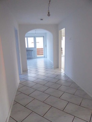Lichtdurchflutete 3 ZKB mit Balkon in idyllischer Lage, Karlsruhe-Wolfartsweier, sucht neue Mieter