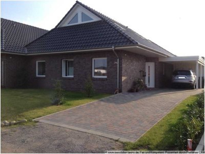 neuwertige, ebenerdige Haushälfte mit Garten und Carport in Westerstede