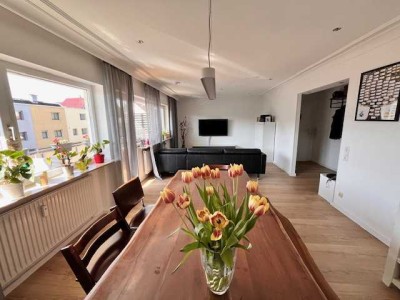 Stilvolle, modernisierte 4-Raum-Wohnung mit geh. Innenausstattung mit Balkon und EBK in Filderstadt