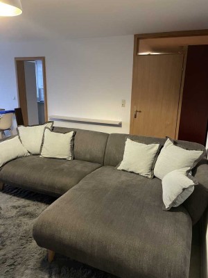 Geschmackvolle helle 3-Zimmer-Wohnung in München Moosach für neue WG-Gründung