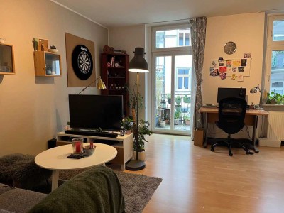 Gemütliche 2 Zimmer Wohnung mit hochwertiger EBK in ruhiger Sackgasse, Nähe Hardt (von privat)