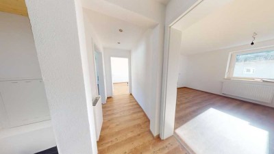 Stilvolle neu sanierte 3,5- Wohnung, sofort verfügbar! Fernwärmeanschluss!