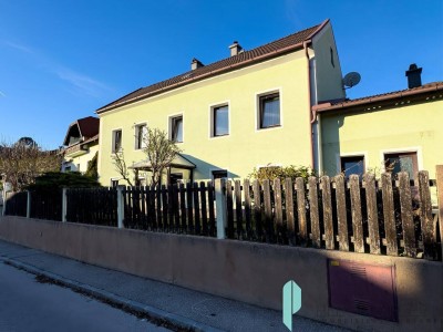 Gepflegtes Einfamilienhaus mit Garten und Garagen in Berndorf