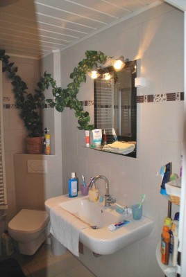Moderne 3-Zimmer Dachgeschosswohnung mit Balkon in Köln-Lind
