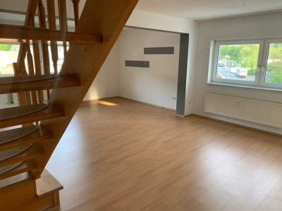 Stilvolle 2,5 Zimmer Maisonette Wohnung im Dachgeschoss