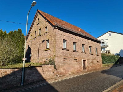 Eulenbis - Freistehendes 1-2 Familienhaus, 8 Zimmer, 2 Bäder, 2 Garagen
