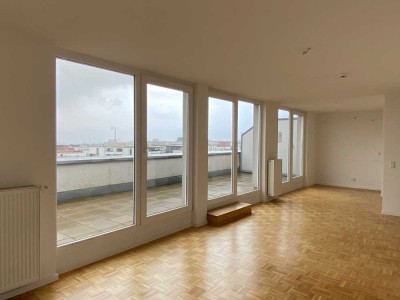 3-Zimmer-Wohnung mit Dachterrasse und Einbauküche