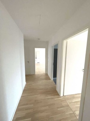 *BESICHTIGUNG, Samstag, den 07.09. um 10:00 Uhr * - 4-Zimmer Erstbezug im Neubau