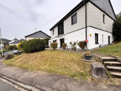 Gepflegtes Ein-/Zweifamilienhaus in schöner Lage von Gummersbach-Rebbelroth